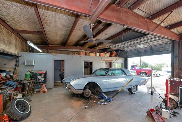 410 W Madison St, Waxahachie, TX 75165